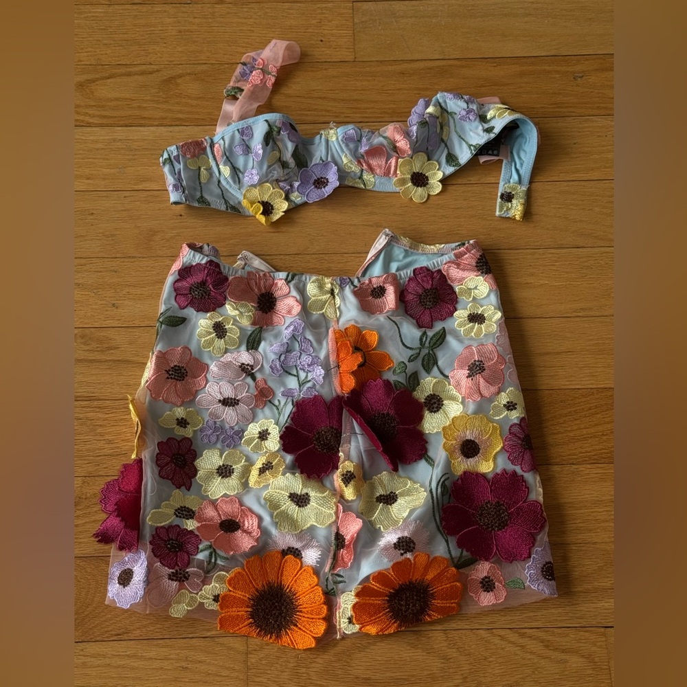 Finesse Floral Embroidered Skirt - Multicolor